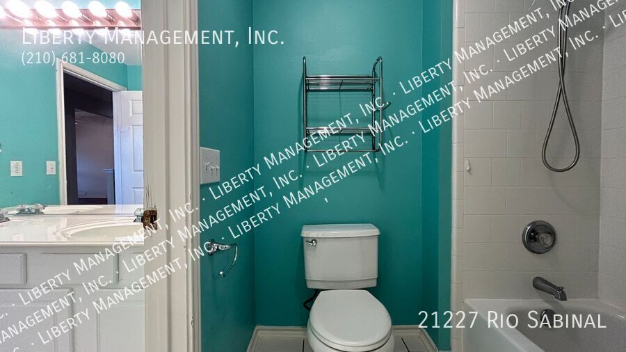 4 beds/3 bath home with Panoramic VIEWS Galore property image