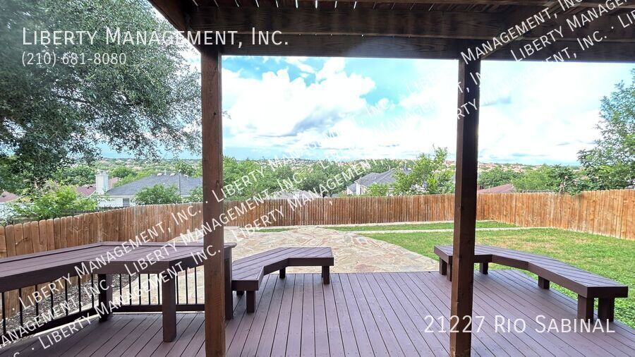 4 beds/3 bath home with Panoramic VIEWS Galore property image