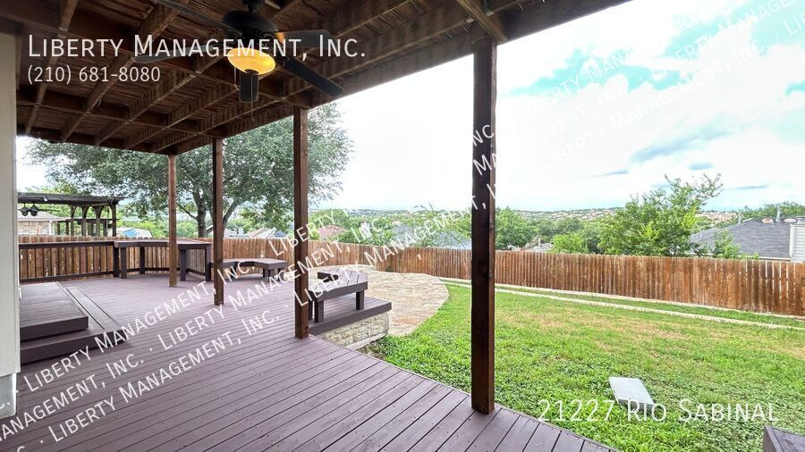 4 beds/3 bath home with Panoramic VIEWS Galore property image