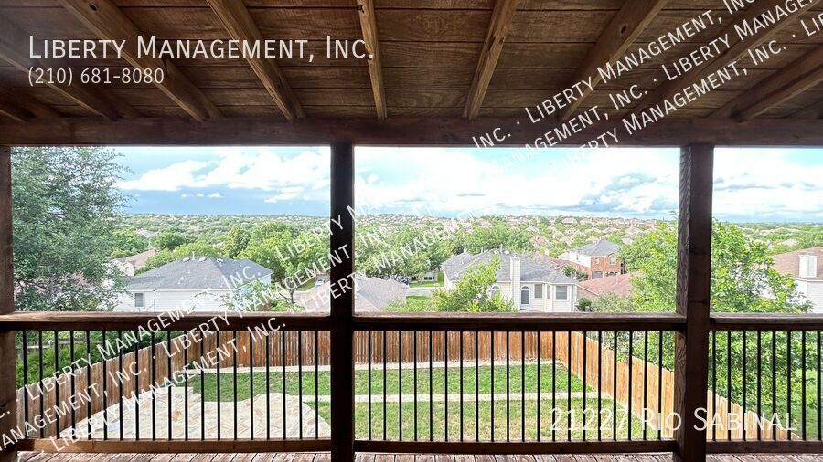 4 beds/3 bath home with Panoramic VIEWS Galore property image