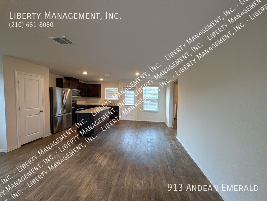 3 Bedroom, 2.5 Bath Home in Redbird Ranch property image