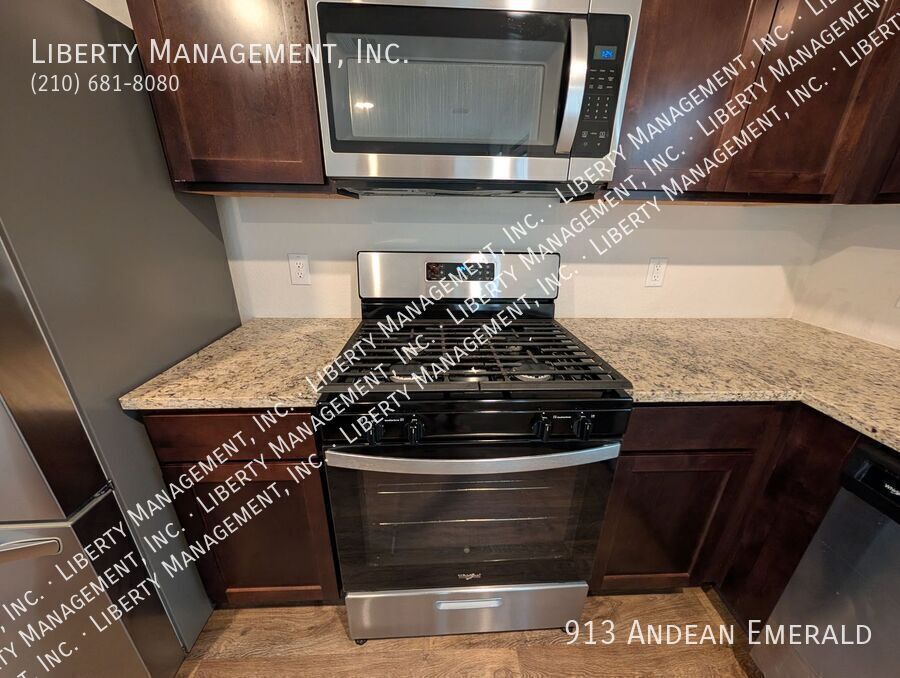 3 Bedroom, 2.5 Bath Home in Redbird Ranch property image