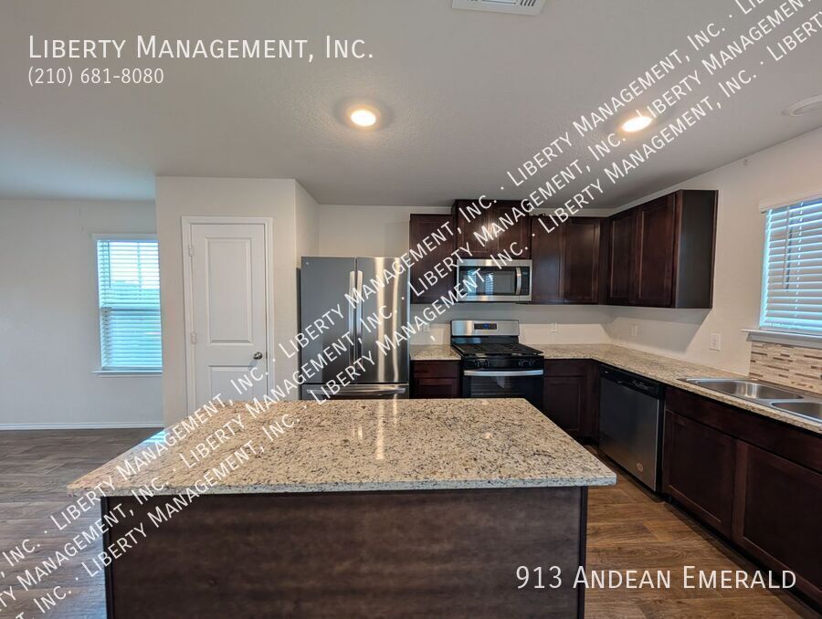 3 Bedroom, 2.5 Bath Home in Redbird Ranch property image