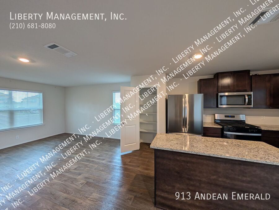 3 Bedroom, 2.5 Bath Home in Redbird Ranch property image