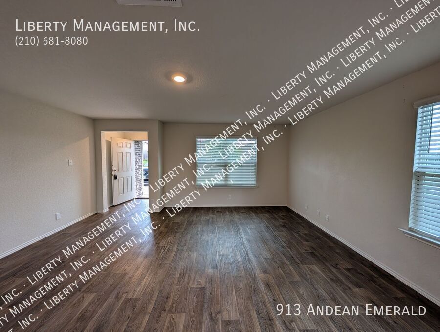3 Bedroom, 2.5 Bath Home in Redbird Ranch property image