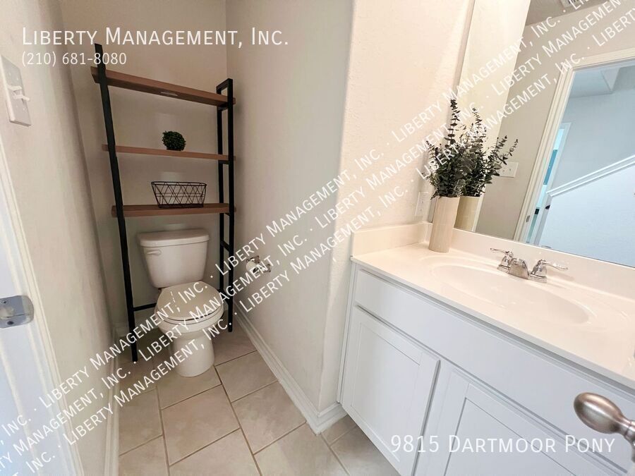 5 Bedroom, 2.5 Bath on a cul-de-sac property image
