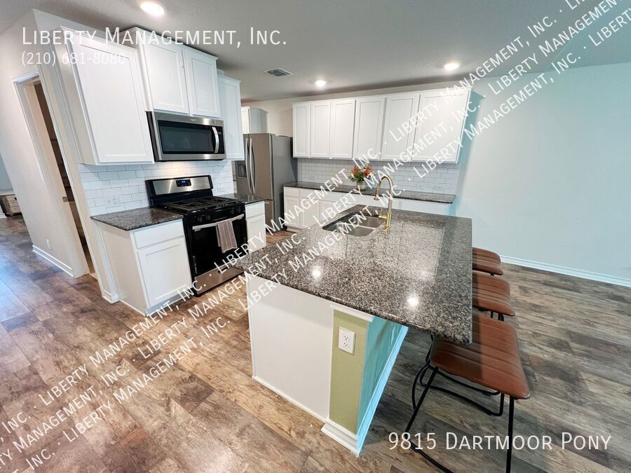 5 Bedroom, 2.5 Bath on a cul-de-sac property image