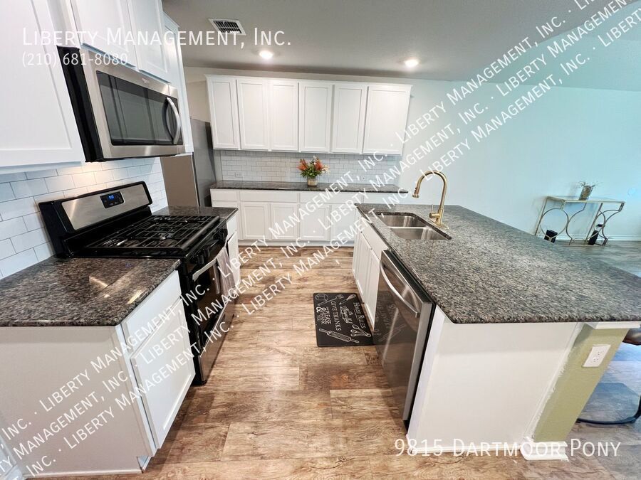 5 Bedroom, 2.5 Bath on a cul-de-sac property image
