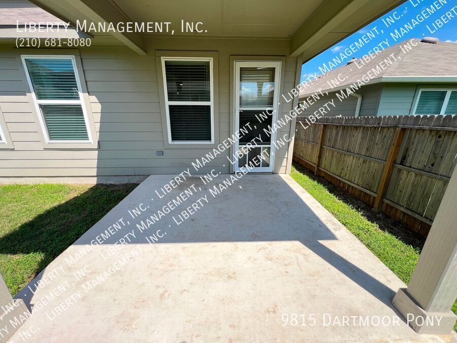 5 Bedroom, 2.5 Bath on a cul-de-sac property image