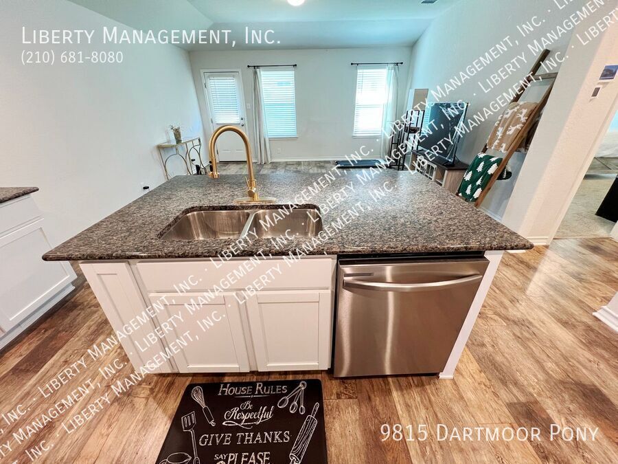 5 Bedroom, 2.5 Bath on a cul-de-sac property image