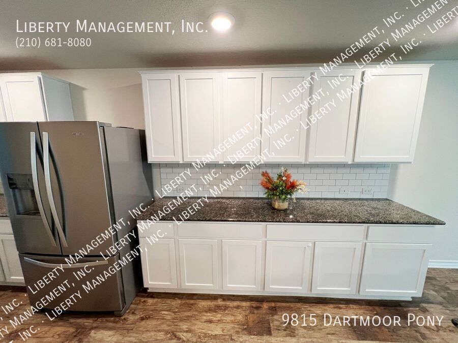 5 Bedroom, 2.5 Bath on a cul-de-sac property image