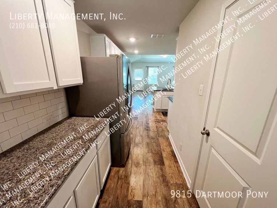 5 Bedroom, 2.5 Bath on a cul-de-sac property image