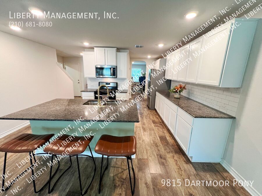 5 Bedroom, 2.5 Bath on a cul-de-sac property image