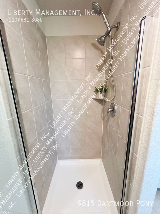 5 Bedroom, 2.5 Bath on a cul-de-sac property image