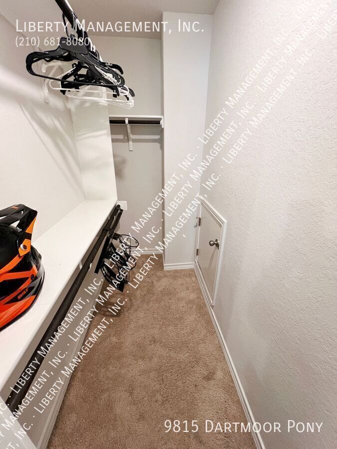 5 Bedroom, 2.5 Bath on a cul-de-sac property image