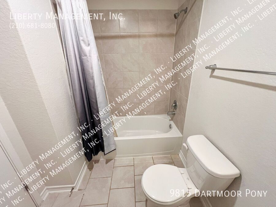 5 Bedroom, 2.5 Bath on a cul-de-sac property image