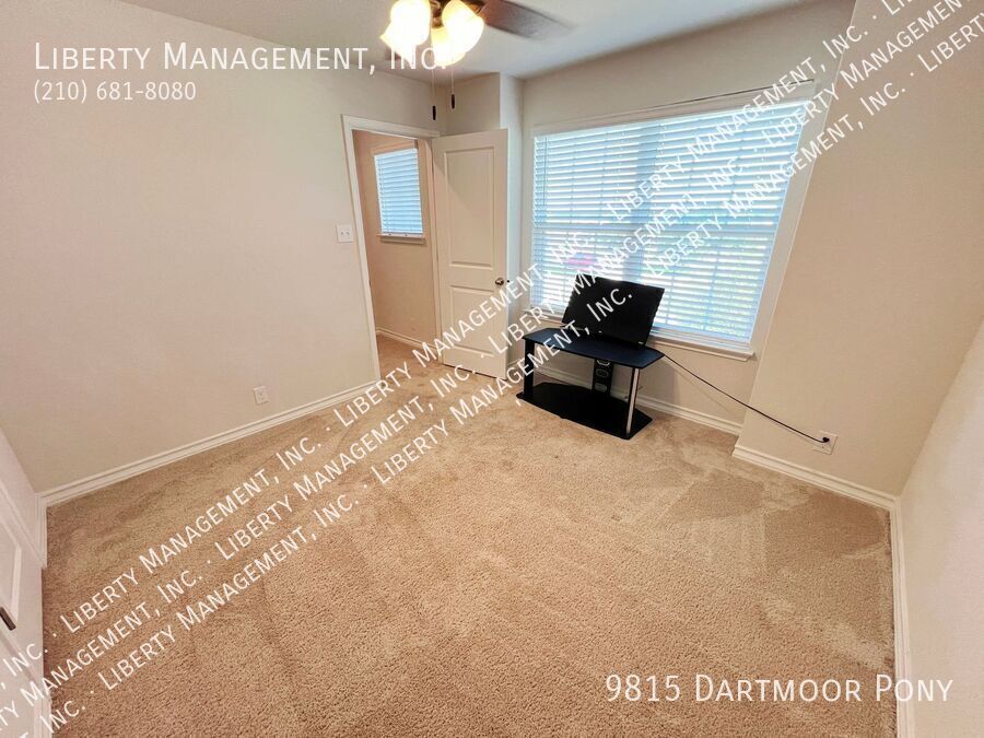 5 Bedroom, 2.5 Bath on a cul-de-sac property image