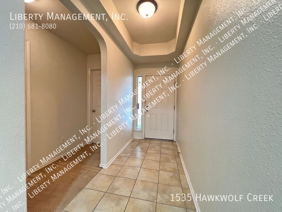 Beautiful one story home in a cul-de-sac property image