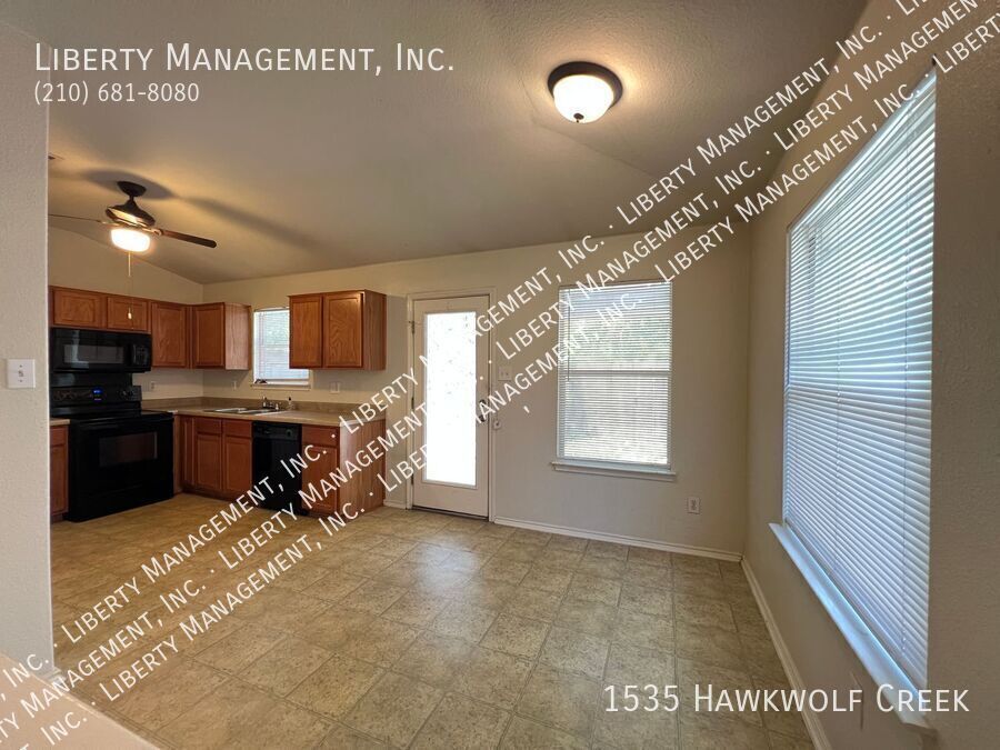 Beautiful one story home in a cul-de-sac property image