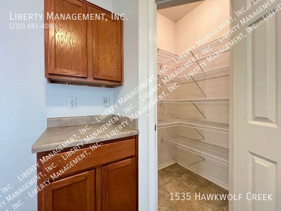 Beautiful one story home in a cul-de-sac property image