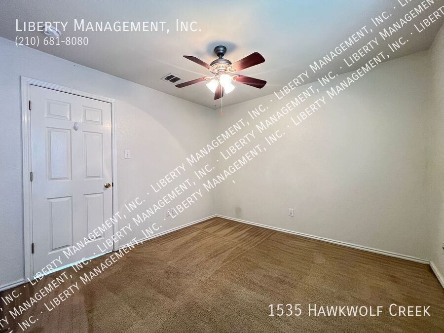 Beautiful one story home in a cul-de-sac property image