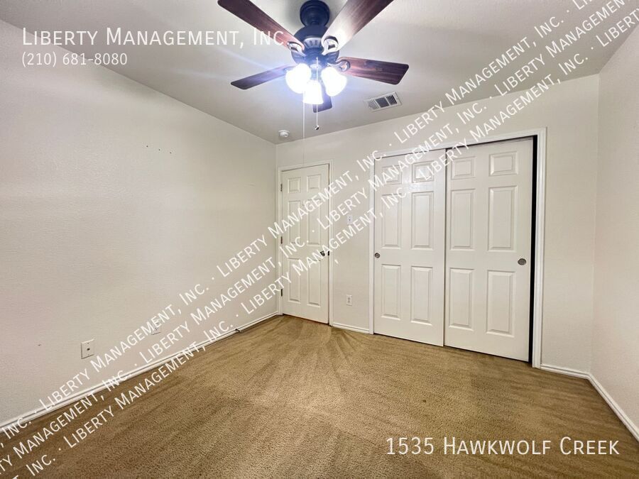 Beautiful one story home in a cul-de-sac property image