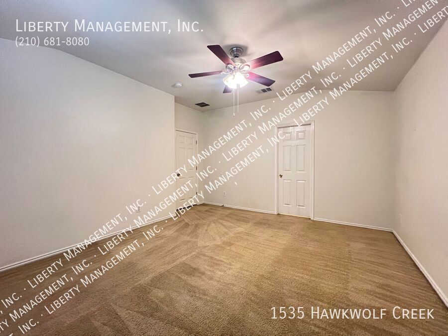 Beautiful one story home in a cul-de-sac property image