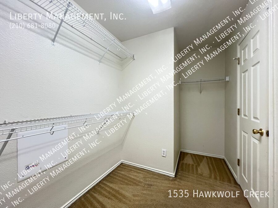 Beautiful one story home in a cul-de-sac property image