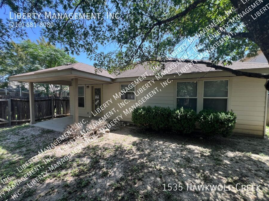 Beautiful one story home in a cul-de-sac property image