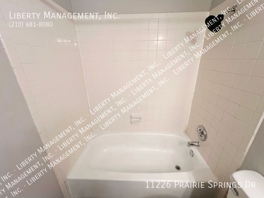 3 Bed, 2 Bath Single Story Home on a Cul-de-sac near the Medical Center property image