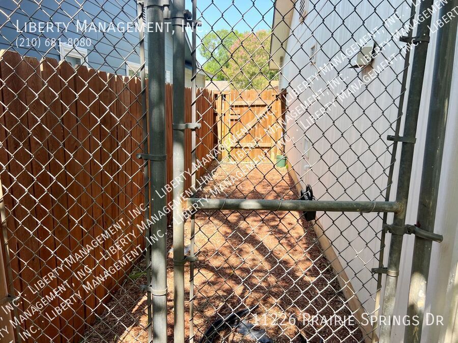 3 Bed, 2 Bath Single Story Home on a Cul-de-sac near the Medical Center property image