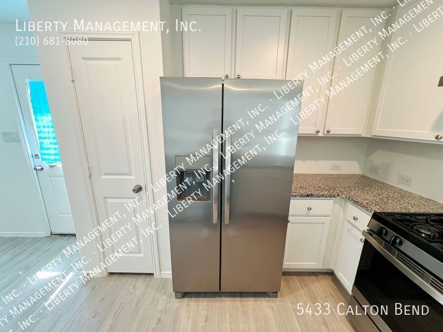 4 Bed 2.5 Bath 1943 sq ft Home property image
