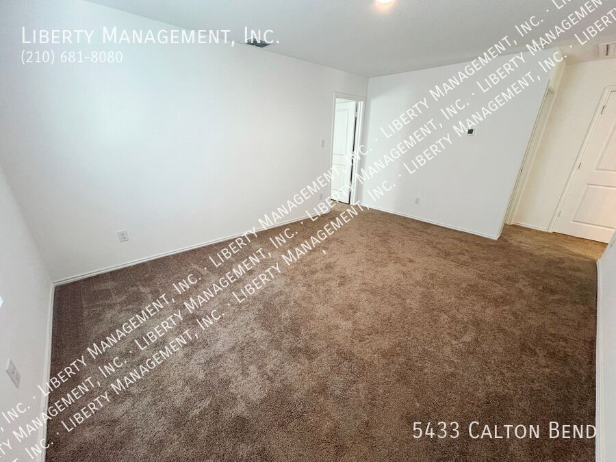 4 Bed 2.5 Bath 1943 sq ft Home property image