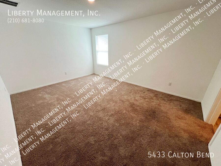 4 Bed 2.5 Bath 1943 sq ft Home property image