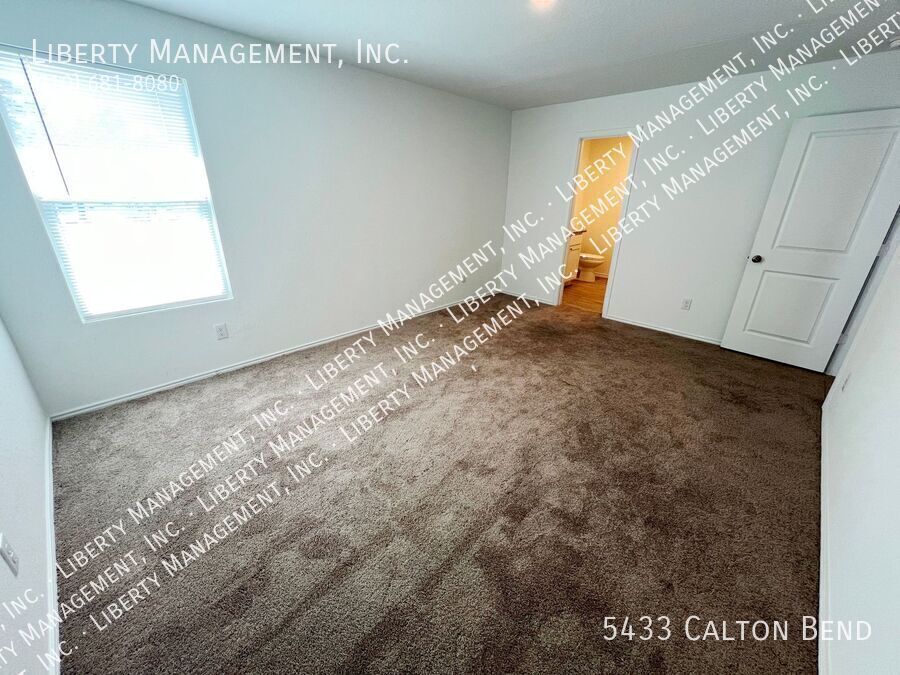 4 Bed 2.5 Bath 1943 sq ft Home property image