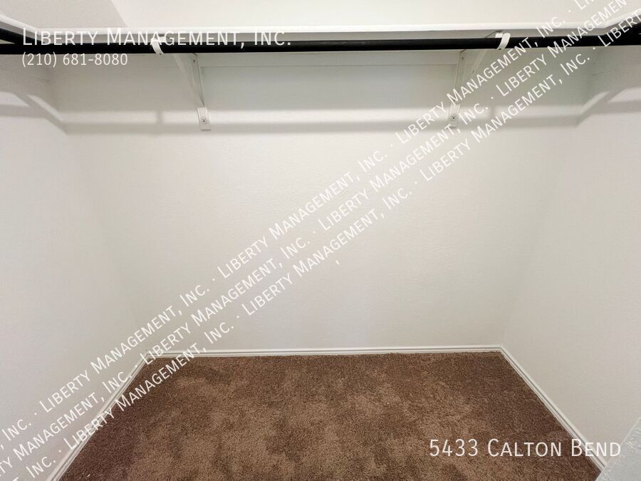 4 Bed 2.5 Bath 1943 sq ft Home property image