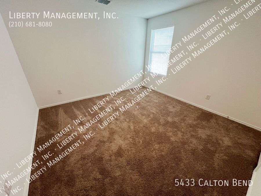 4 Bed 2.5 Bath 1943 sq ft Home property image