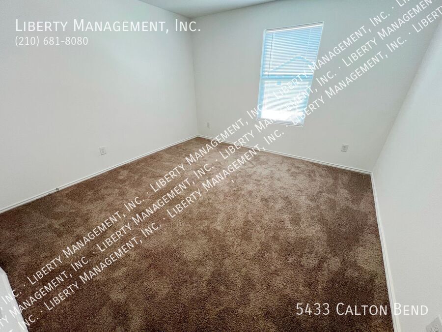 4 Bed 2.5 Bath 1943 sq ft Home property image