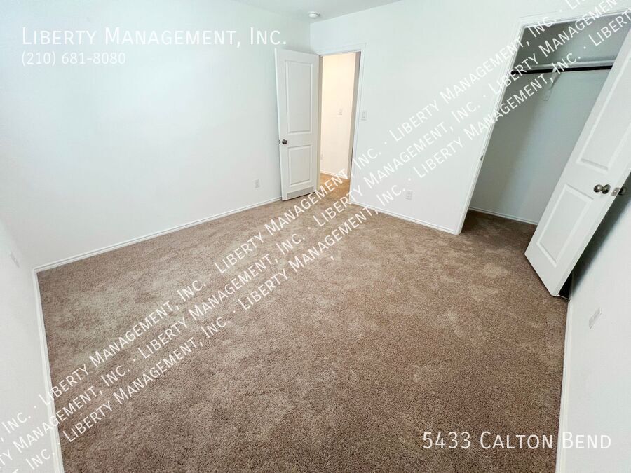 4 Bed 2.5 Bath 1943 sq ft Home property image