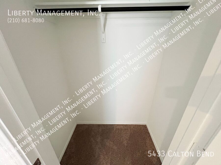 4 Bed 2.5 Bath 1943 sq ft Home property image
