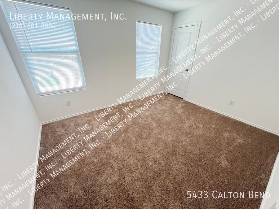 4 Bed 2.5 Bath 1943 sq ft Home property image