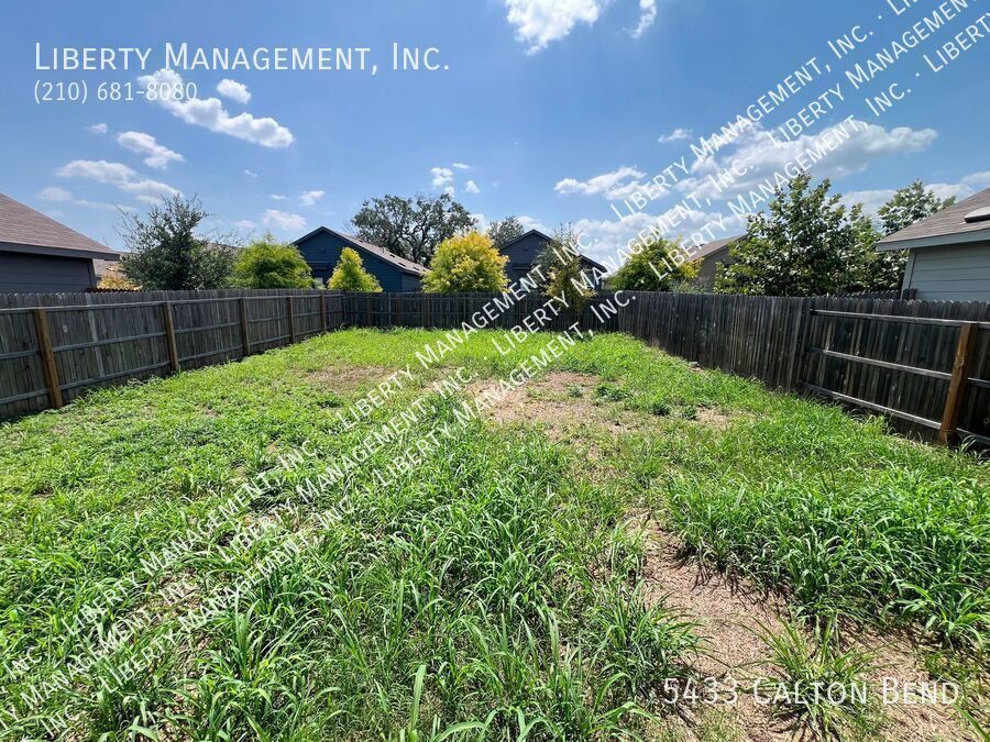 4 Bed 2.5 Bath 1943 sq ft Home property image