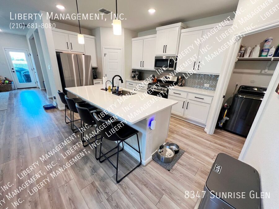 Beautiful 5 Bedroom, 3.5 Bath Home in Retama Park property image
