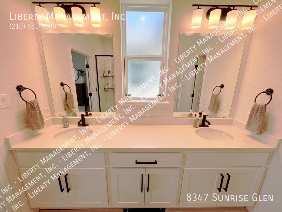 Beautiful 5 Bedroom, 3.5 Bath Home in Retama Park property image