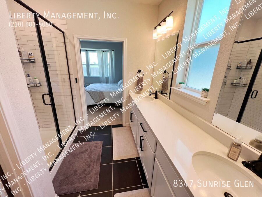 Beautiful 5 Bedroom, 3.5 Bath Home in Retama Park property image