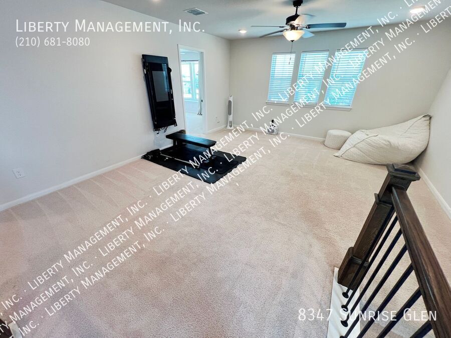 Beautiful 5 Bedroom, 3.5 Bath Home in Retama Park property image