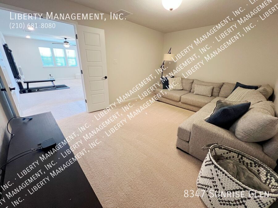 Beautiful 5 Bedroom, 3.5 Bath Home in Retama Park property image