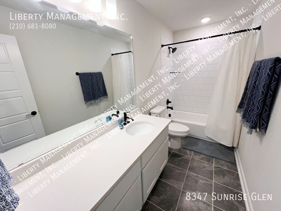 Beautiful 5 Bedroom, 3.5 Bath Home in Retama Park property image