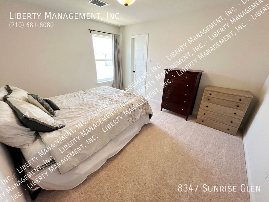 Beautiful 5 Bedroom, 3.5 Bath Home in Retama Park property image
