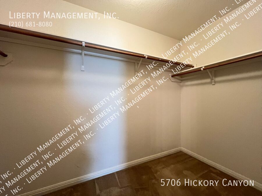 3 Bedroom, 2 Bath near LACKLAND AFB featuring 1233 sq ft living space property image